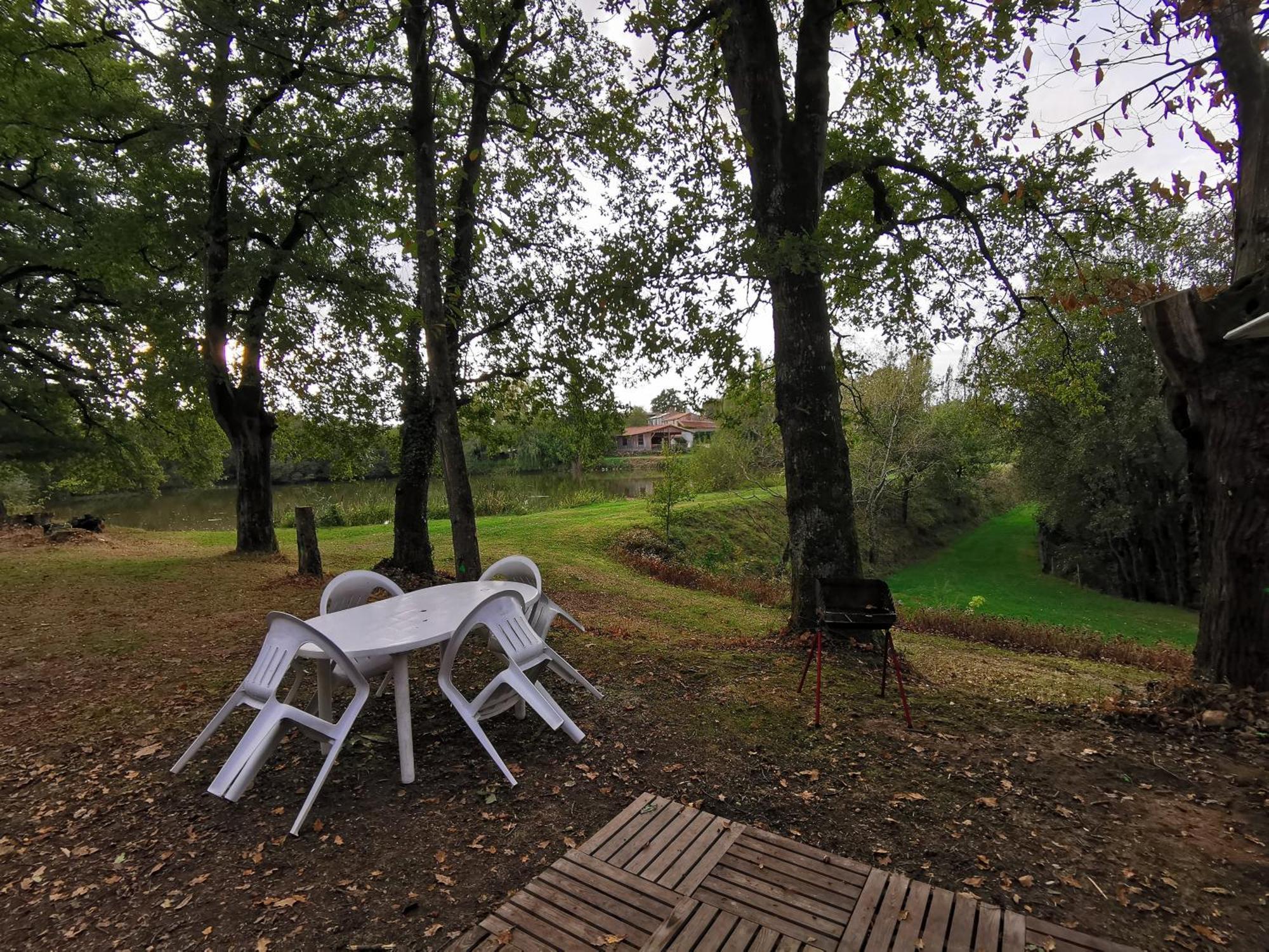 Camping De La Chagnee Saint-Aubin-le-Cloud Δωμάτιο φωτογραφία
